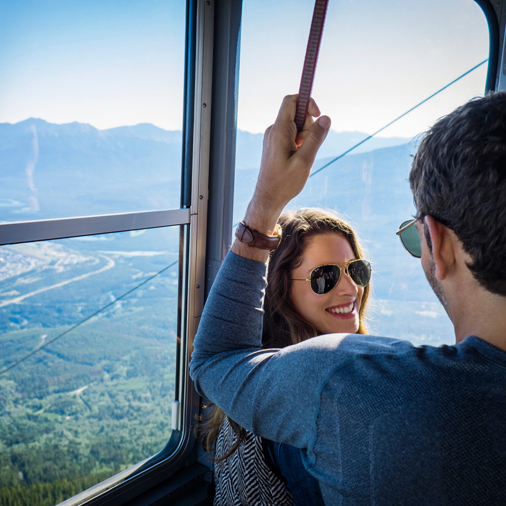 Jasper Skytram Couple - Traveling with your BFF