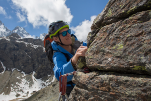 Rock Climbing Beginners - Yamnuska Mountain Adventures