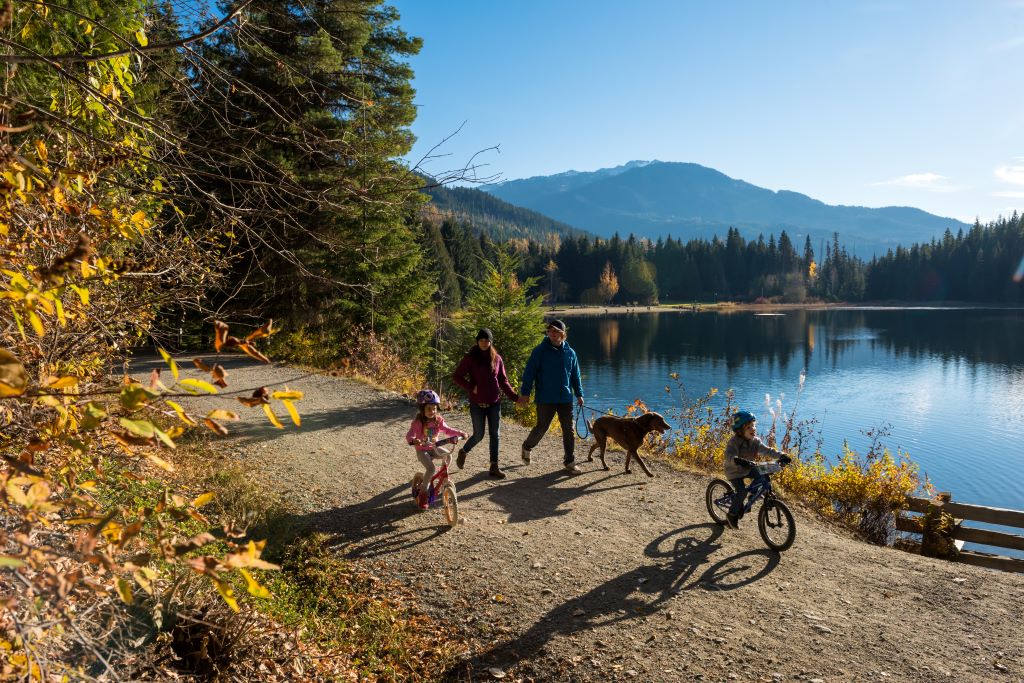 Family Fall Hike on a dog-friendly vacation with dog in Whistler CR Tourism Whistler / Mike Crane